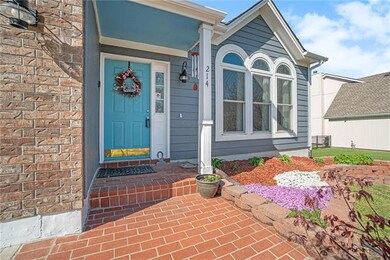 214 SW Marsh Wren St, Lees Summit, MO 64082 - photo 2