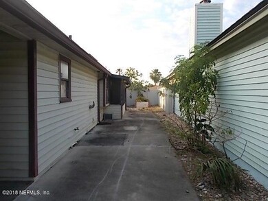 8781 Townsquare Ct, Jacksonville, FL 32216 - photo 2