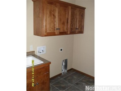 Laundry w/ lots of storage