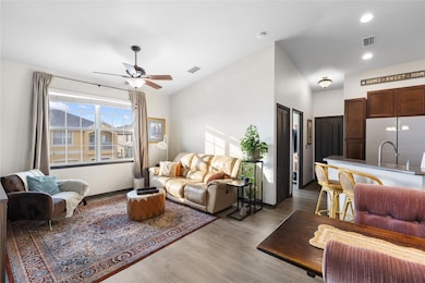 9077 Moonlit Meadows Loop, Riverview, FL 33578 - photo 4