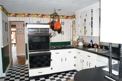 66 Sherwood Rd, Swampscott, MA 01907 - photo 4