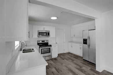 242 SW 9th St unit 1, Dania, FL 33004 - photo 4