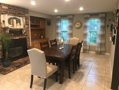 26 Wedgewood Dr, Londonderry, NH 03053 - photo 2