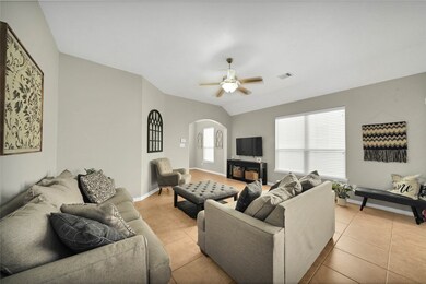 9211 Fuqua Breeze Dr, Houston, TX 77075 - photo 6