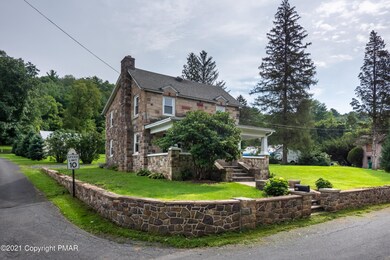 126 Little Mauch Chunk Cir, Kunkletown, PA 18058 - photo 2