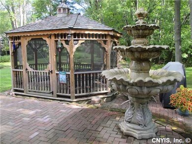 Backyard. WHAT A GREAT PLACE TO ENTERTAIN!  BACK B