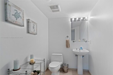 La Perla Ocean Residences unit 702, Sunny Isles Beach, FL 33160 - photo 6