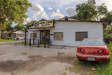 6101 Hirsch Rd, Houston, TX 77026 - photo 3