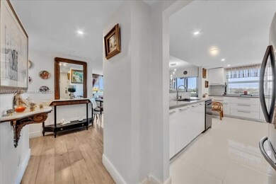 Hillcrest No 25 unit 411, Hollywood, FL 33021 - photo 2