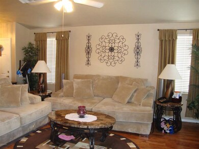 Living Room (2)