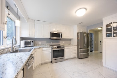 109 Circle Dr, Wrentham, MA 02093 - photo 5