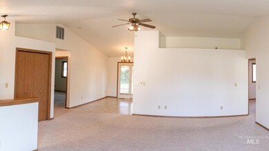 337 S Valley Dr, Nampa, ID 83686 - photo 4