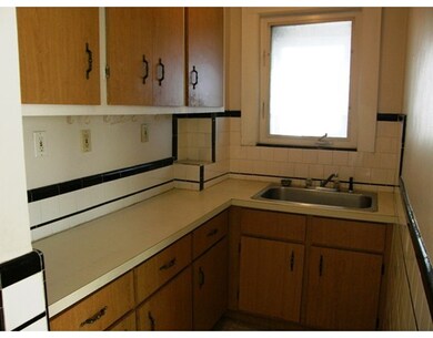 13 Vernal St, Everett, MA 02149 - photo 4