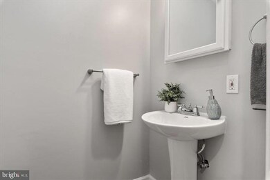 822 N Streeper St, Baltimore, MD 21205 - photo 4