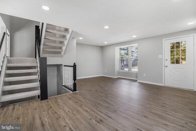 7423 Aspenpark Rd, Lorton, VA 22079 - photo 4