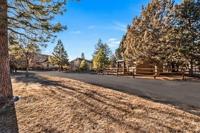 18790 Hakamore Dr, Bend, OR 97703 - photo 4
