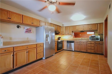 617.5 Victory Dr, Westwego, LA 70094 - photo 2