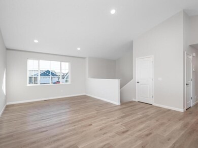 938 Prestwick Dr, Belle Plaine, MN 56011 - photo 4