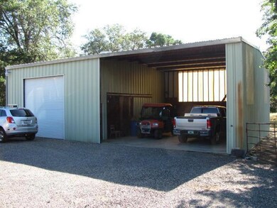 8554 Old Stage Rd, Central Point, OR 97502 - photo 4