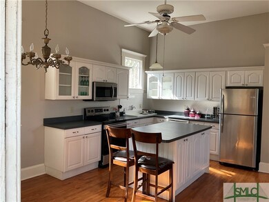 920 E Victory Dr unit Carriage House, Savannah, GA 31405 - photo 7