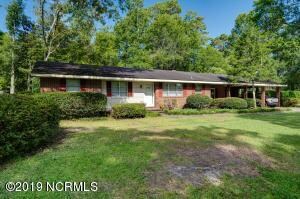 415 S Bennett St, Burgaw, NC 28425 - photo 3