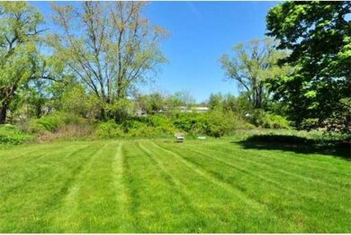 38 Valley St, Wakefield, MA 01880 - photo 2