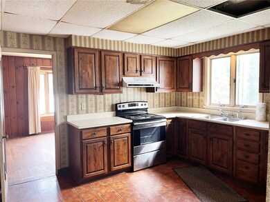 2828 Hastings Rd, Erie, PA 16506 - photo 3