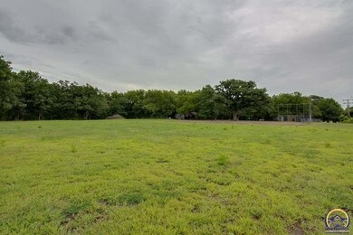 10033 Willard Rd, Topeka, KS 66615 - photo 4