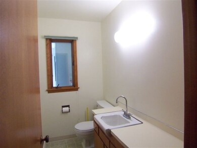 half bath room<|><|>