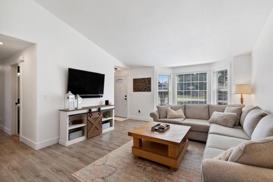 2034 SW 31st St, Redmond, OR 97756 - photo 5