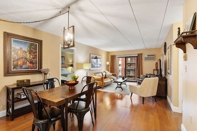 137 Franklin St unit 404, Stoneham, MA 02180 - photo 2