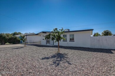 04-E Millett Ave-004