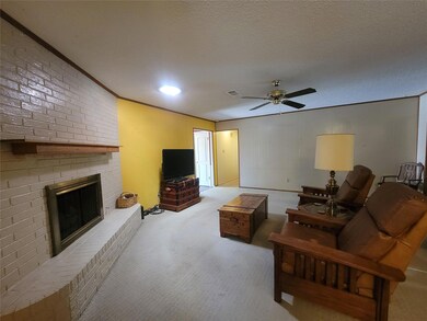 441 W Pleasantview Dr, Hurst, TX 76054 - photo 5