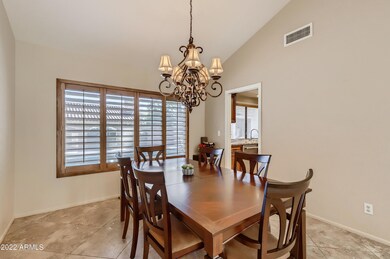 09 Dining Room