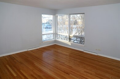 930 Emerald Dr unit 9, Naperville, IL 60540 - photo 4