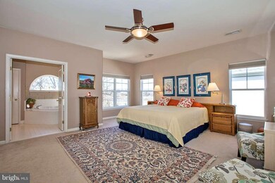 9204 Falling Water Dr, Bristow, VA 20136 - photo 5