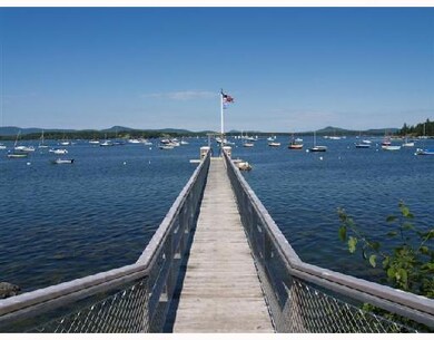 Waterfront/Dock/Pier. 110 foot deep...