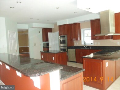 12800 Timber View Ct, Silver Spring, MD 20904 - photo 5