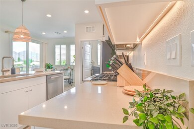 11290 Hidden Peak Ave unit 208, Las Vegas, NV 89135 - photo 4