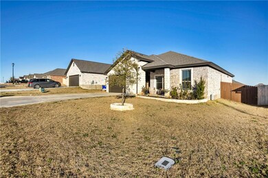 701 Juniper Dr, Troy, TX 76579 - photo 4