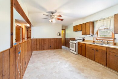 12219 Hendricks Ct, Crown Point, IN 46307 - photo 6