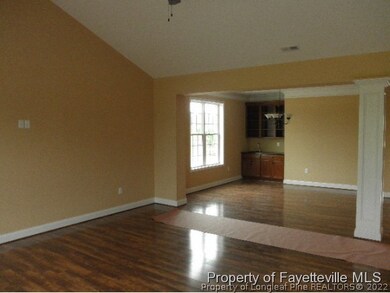 809 Falling Creek Ln, Fayetteville, NC 28304 - photo 3