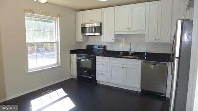 23 Valley Crossing Cir, Cockeysville, MD 21030 - photo 4