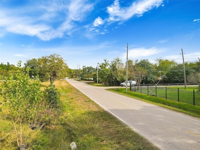 11711 Veterans Memorial Dr, Houston, TX 77066 - photo 7