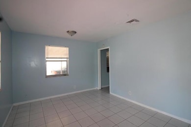 578 W 2nd St, Riviera Beach, FL 33404 - photo 4