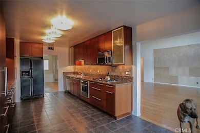 7027 Macapa Dr, Los Angeles, CA 90068 - photo 7