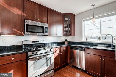 4113 S Four Mile Run Dr unit 403, Arlington, VA 22204 - photo 6