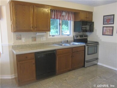 Kitchen Granite countertops and appliances include