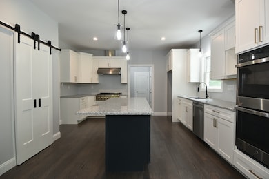 155 Old Common Rd, Wethersfield, CT 06109 - photo 2