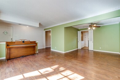 6035 Sandhurst Ln unit B, Dallas, TX 75206 - photo 3